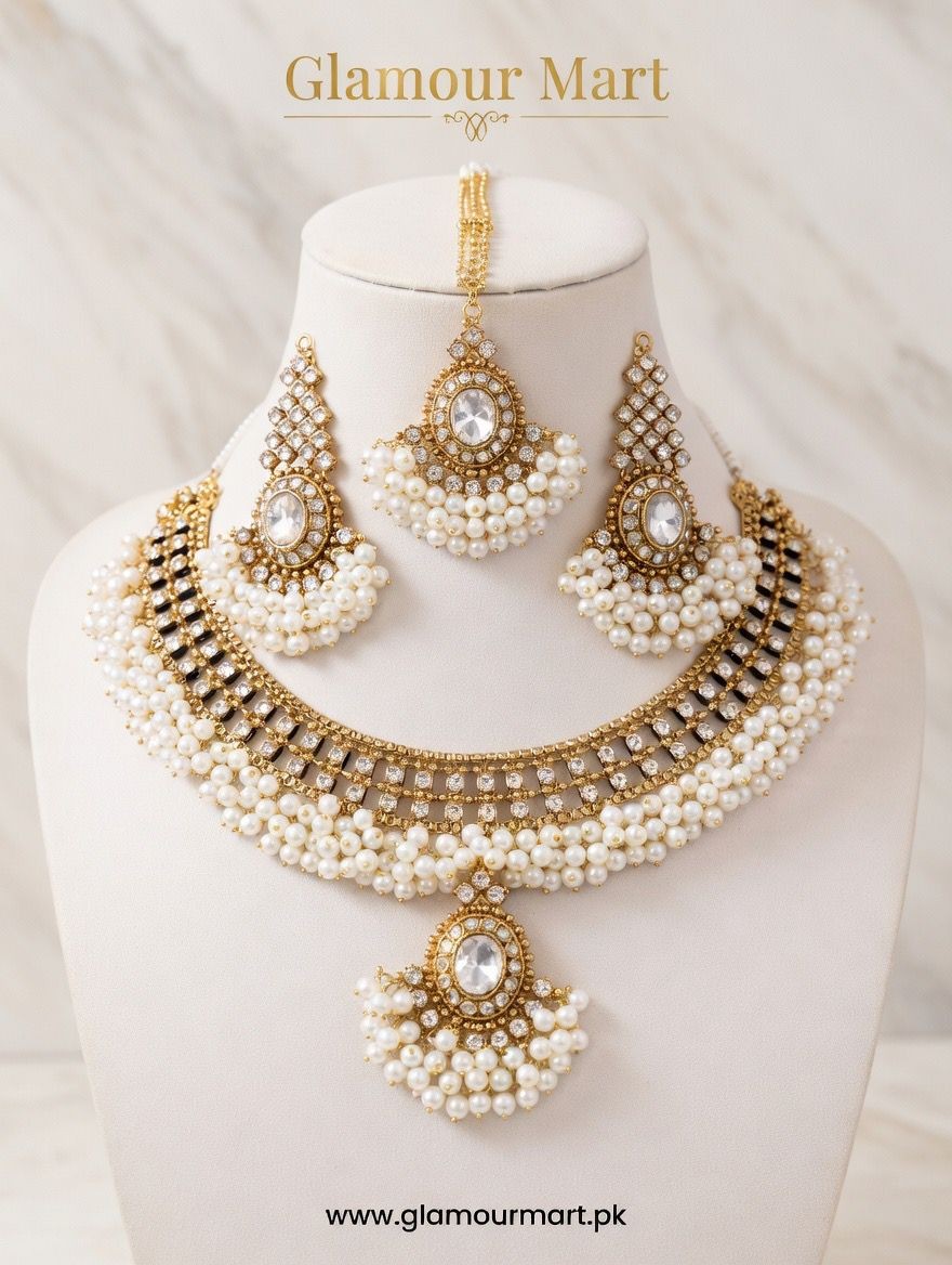 Exquisite Pearl and Crystal Necklace Set with Tikka